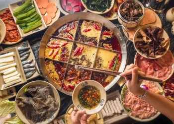 【春节丨重庆&成都五日游】初三-初七『成都宽窄巷-大熊猫基地-重庆解放碑-洪崖洞-磁器口-轻轨穿楼-恩施女儿城-恩阳古镇』新春特价:998元