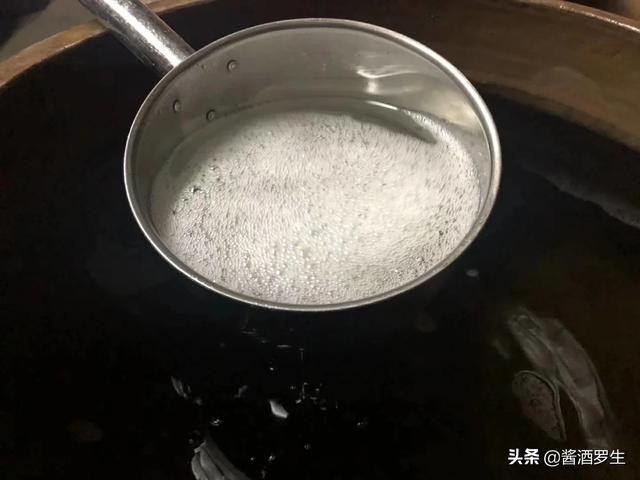 茅台镇上的酱香散酒，真的有可以跟飞天茅台口感相媲美的吗？w1.jpg