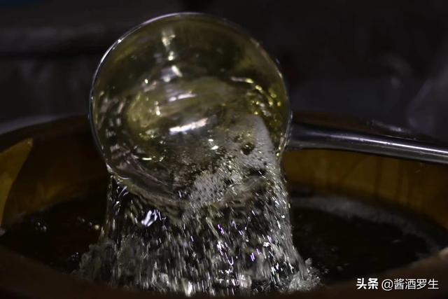 茅台镇上的酱香散酒，真的有可以跟飞天茅台口感相媲美的吗？w2.jpg