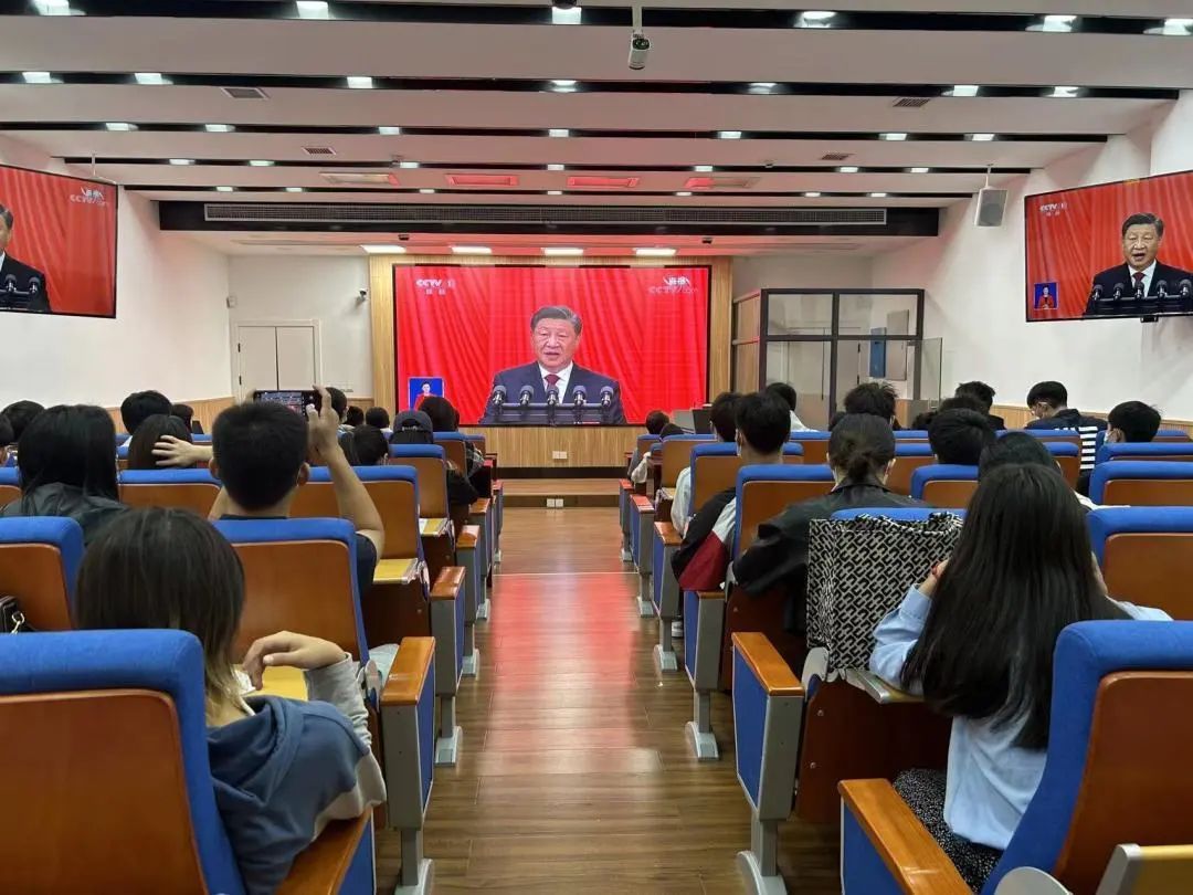 振奋!热议!三峡大学学生会与全校大学师生共同收看学习二十大w15.jpg