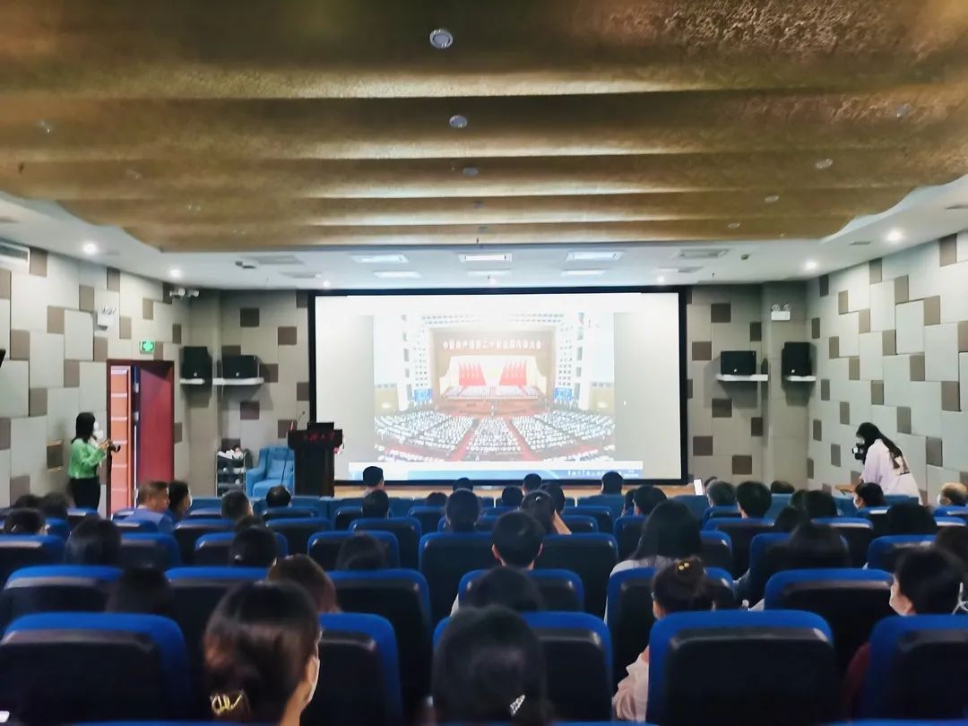 振奋!热议!三峡大学学生会与全校大学师生共同收看学习二十大w19.jpg