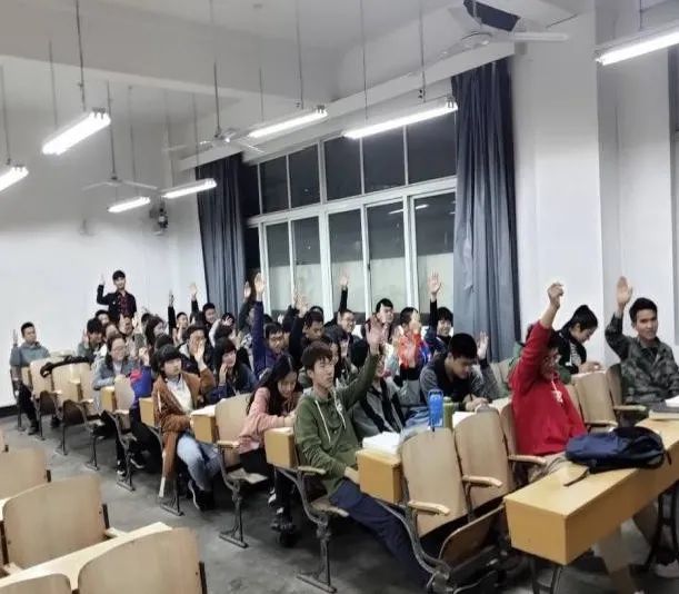 冲击全国活力团支部!快来为三峡大学20181092团支部助力!w25.jpg