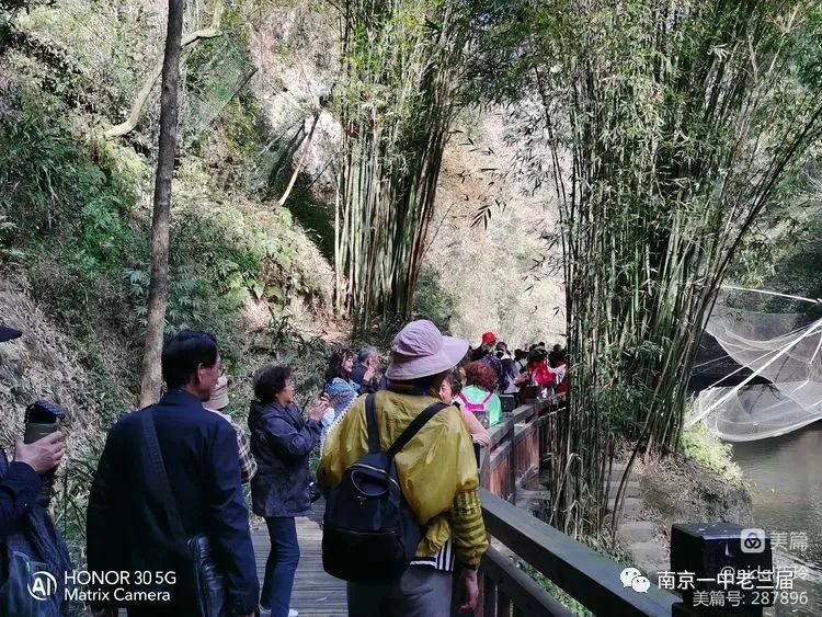 戴巧玲:乘坐三峡游轮  开启休闲之旅(2)w55.jpg