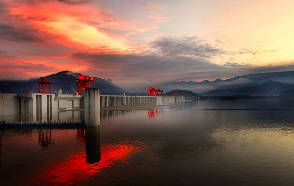 湖北全景精华游~长江三峡游船、三峡大坝、黄鹤楼、荆州古城、三峡大瀑布、神农架天生桥、恩施大峡谷云龙河地缝、梭布亚石林、女儿城七天w22.jpg