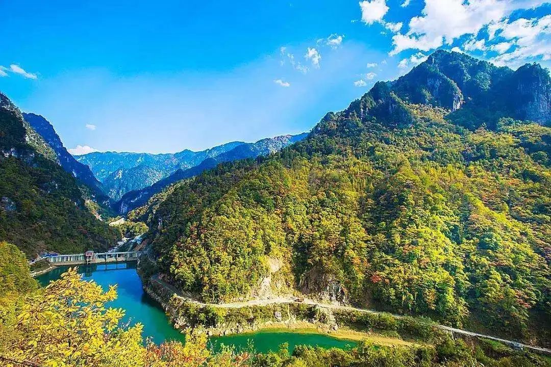 湖北全景精华游~长江三峡游船、三峡大坝、黄鹤楼、荆州古城、三峡大瀑布、神农架天生桥、恩施大峡谷云龙河地缝、梭布亚石林、女儿城七天w46.jpg