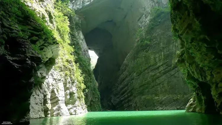 下个季节——我在青山绿水间等你(2025)w35.jpg