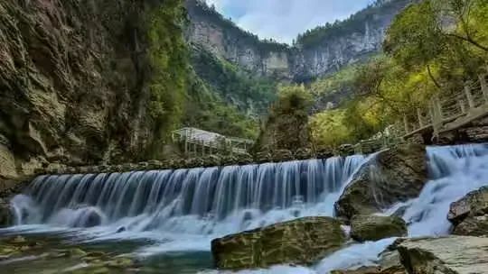 下个季节——我在青山绿水间等你(2025)w37.jpg