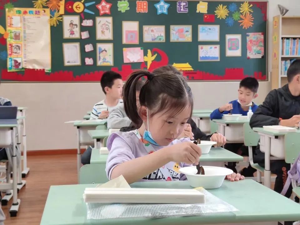2025年华林小学线上校园开放日w50.jpg