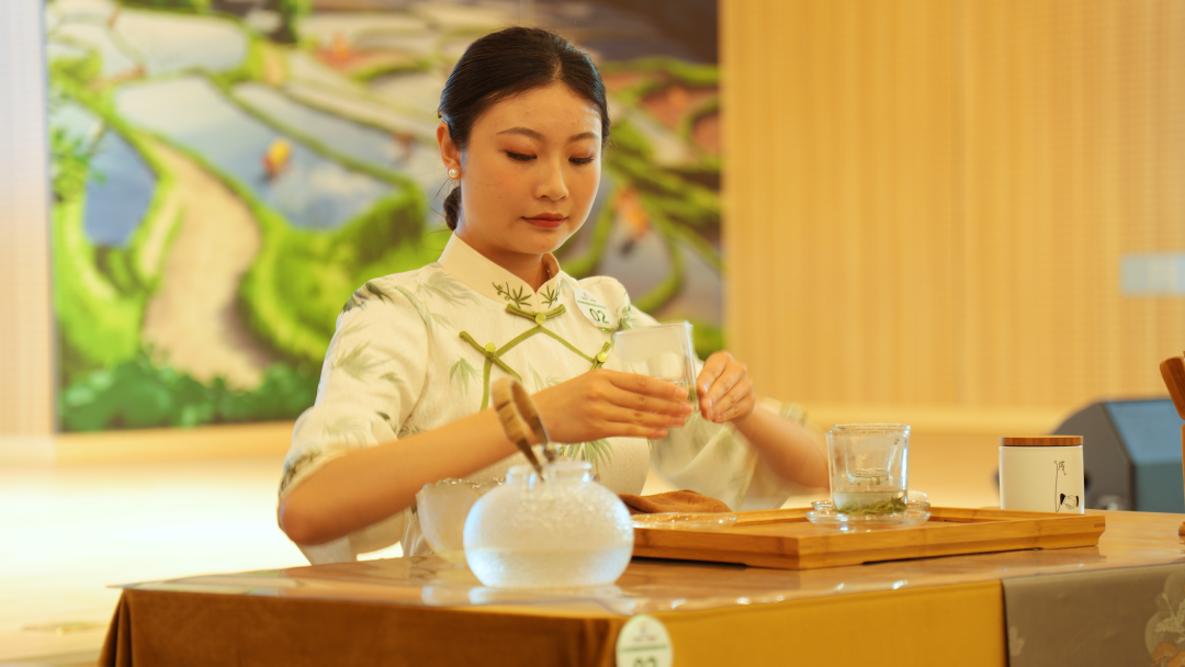 茶香五峰育匠才 技能舞台绽异彩 | 2025 年宜昌市中职技能大赛五峰分赛场圆满收官w32.jpg