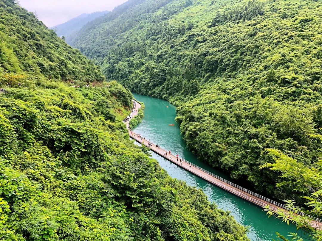 【暑假|恩施】(亲子)屏山峡→恩施大峡谷→曜天眼天坑→宣恩夜景→腾龙洞→清江古河床徒步→狮子关→土司城→探秘北纬30度恩施6日游w42.jpg