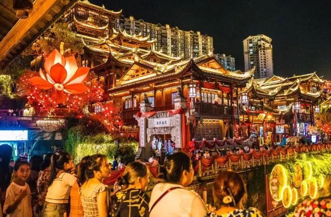 【暑假|恩施】(亲子)屏山峡→恩施大峡谷→曜天眼天坑→宣恩夜景→腾龙洞→清江古河床徒步→狮子关→土司城→探秘北纬30度恩施6日游w63.jpg