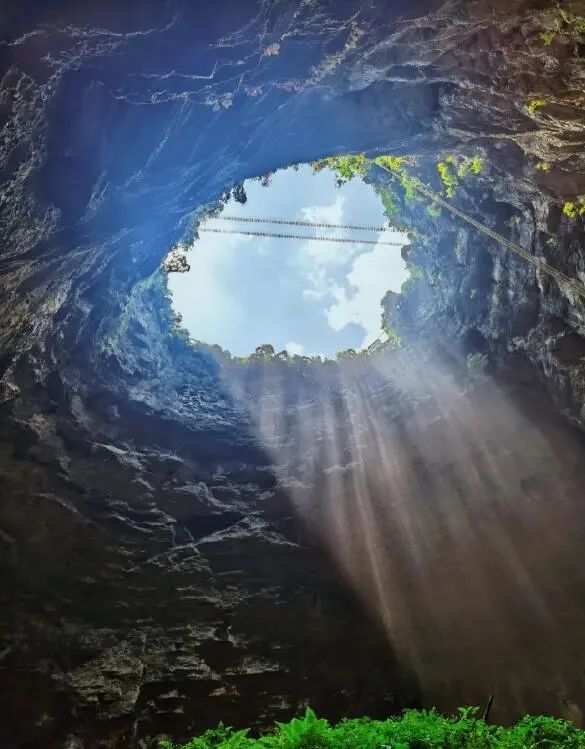 【暑假|恩施】(亲子)屏山峡→恩施大峡谷→曜天眼天坑→宣恩夜景→腾龙洞→清江古河床徒步→狮子关→土司城→探秘北纬30度恩施6日游w75.jpg