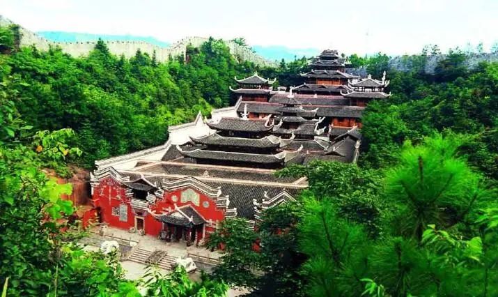 【暑假|恩施】(亲子)屏山峡→恩施大峡谷→曜天眼天坑→宣恩夜景→腾龙洞→清江古河床徒步→狮子关→土司城→探秘北纬30度恩施6日游w76.jpg