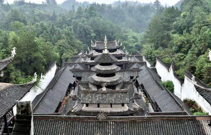 【暑假|恩施】(亲子)屏山峡→恩施大峡谷→曜天眼天坑→宣恩夜景→腾龙洞→清江古河床徒步→狮子关→土司城→探秘北纬30度恩施6日游w81.jpg