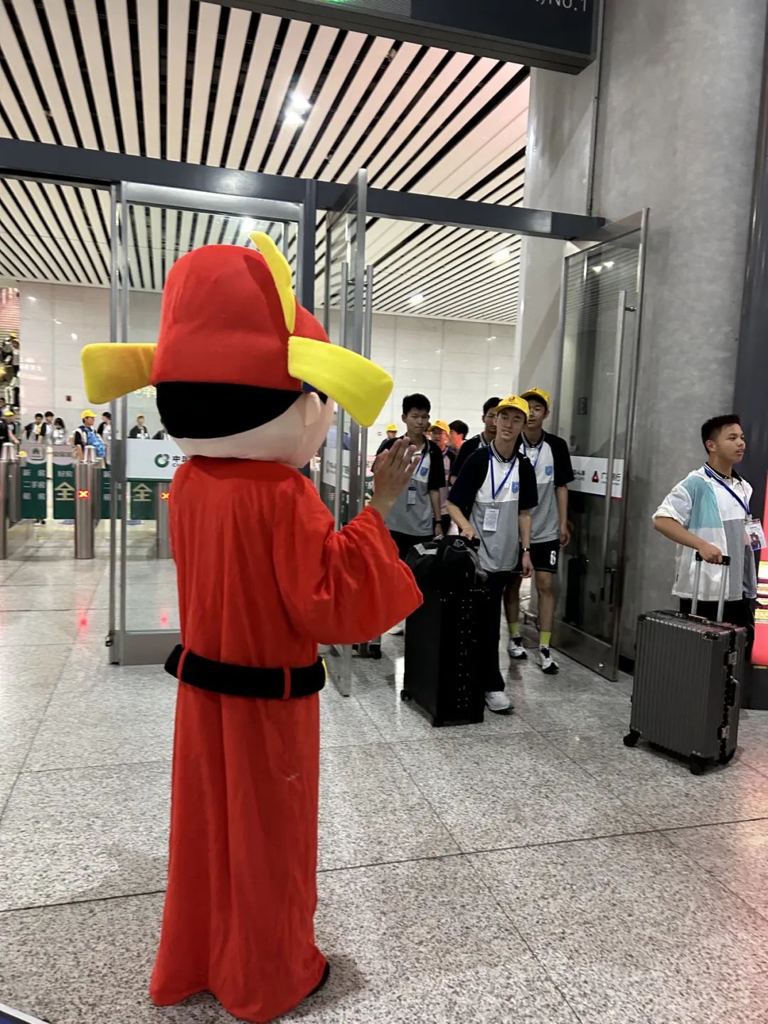 品文化、歆匠心、攀高峰、创世界——宜昌市三峡高级中学高一年级2025年春季研学旅行活动圆满结束!w37.jpg