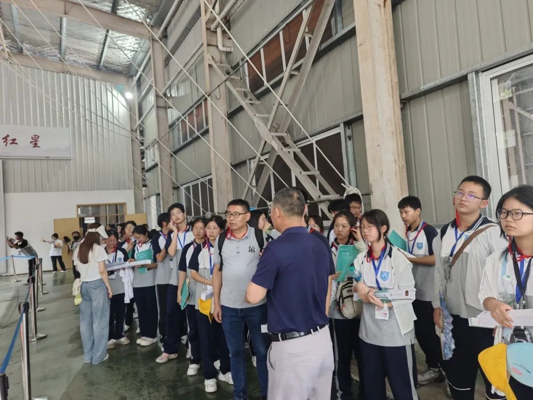品文化、歆匠心、攀高峰、创世界——宜昌市三峡高级中学高一年级2025年春季研学旅行活动圆满结束!w42.jpg