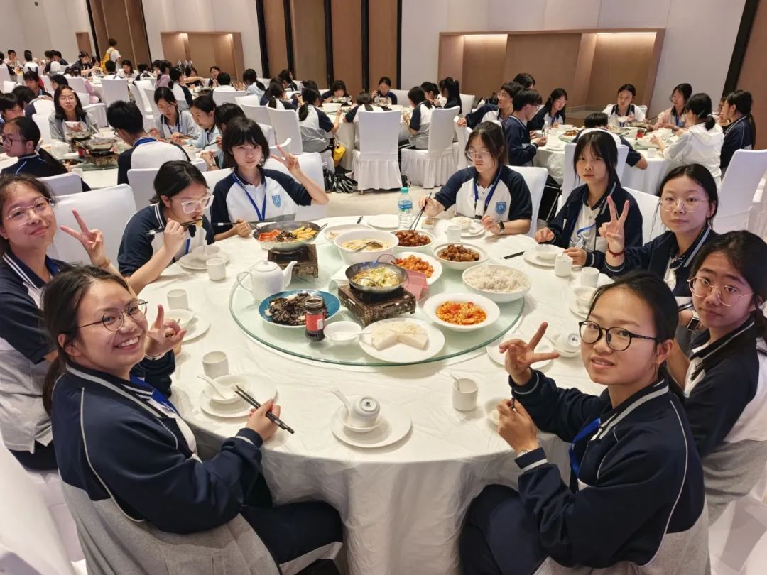 品文化、歆匠心、攀高峰、创世界——宜昌市三峡高级中学高一年级2025年春季研学旅行活动圆满结束!w65.jpg