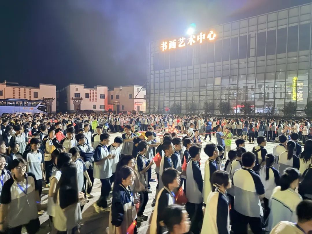 品文化、歆匠心、攀高峰、创世界——宜昌市三峡高级中学高一年级2025年春季研学旅行活动圆满结束!w152.jpg