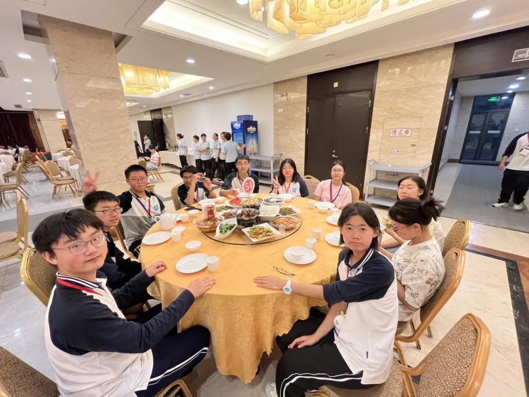 品文化、歆匠心、攀高峰、创世界——宜昌市三峡高级中学高一年级2025年春季研学旅行活动圆满结束!w217.jpg