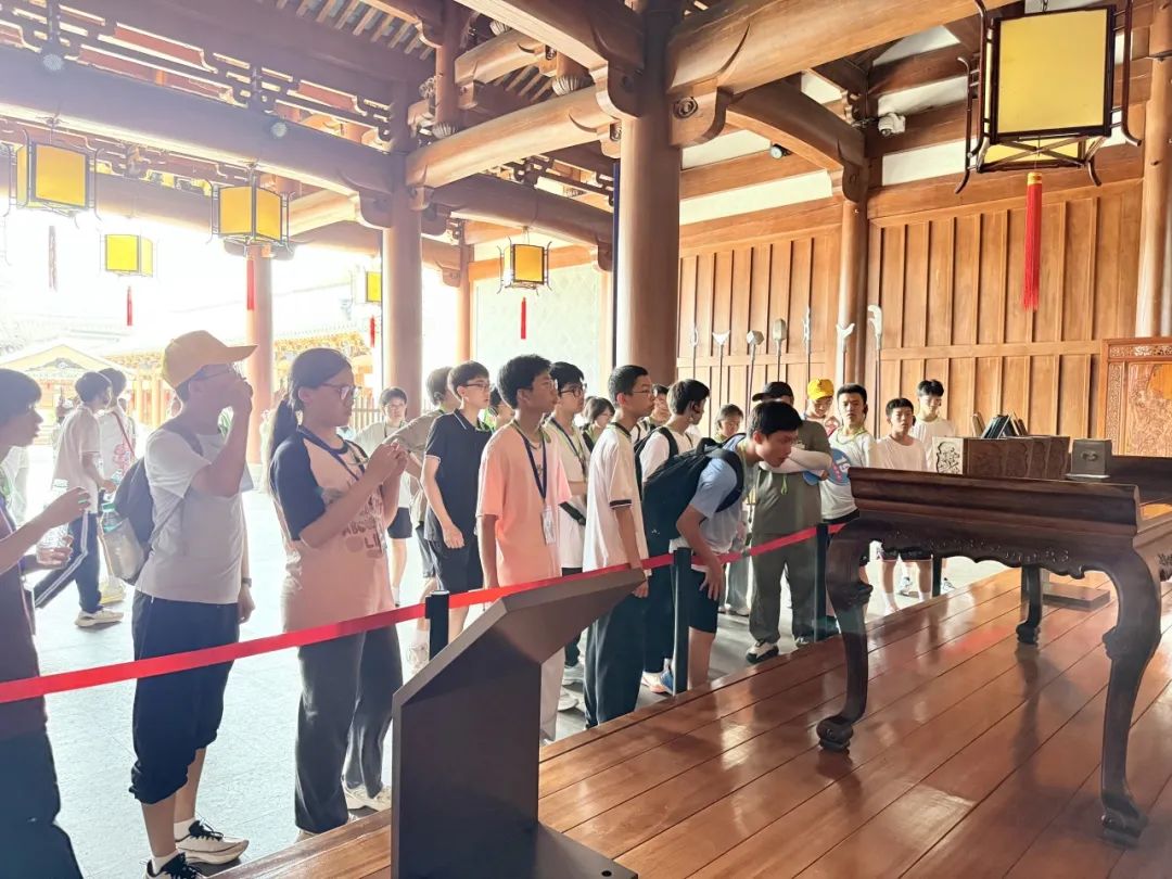 品文化、歆匠心、攀高峰、创世界——宜昌市三峡高级中学高一年级2025年春季研学旅行活动圆满结束!w220.jpg