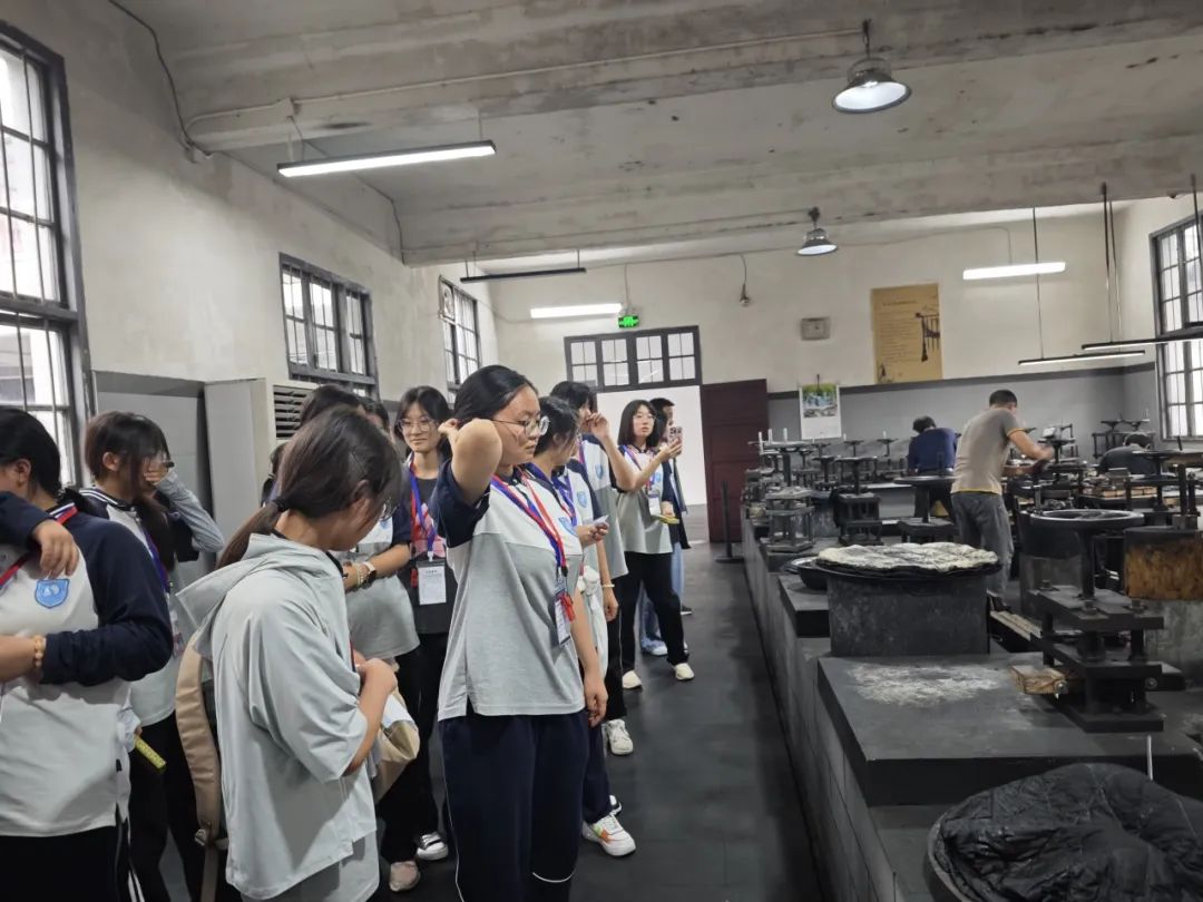 品文化、歆匠心、攀高峰、创世界——宜昌市三峡高级中学高一年级2025年春季研学旅行活动圆满结束!w232.jpg