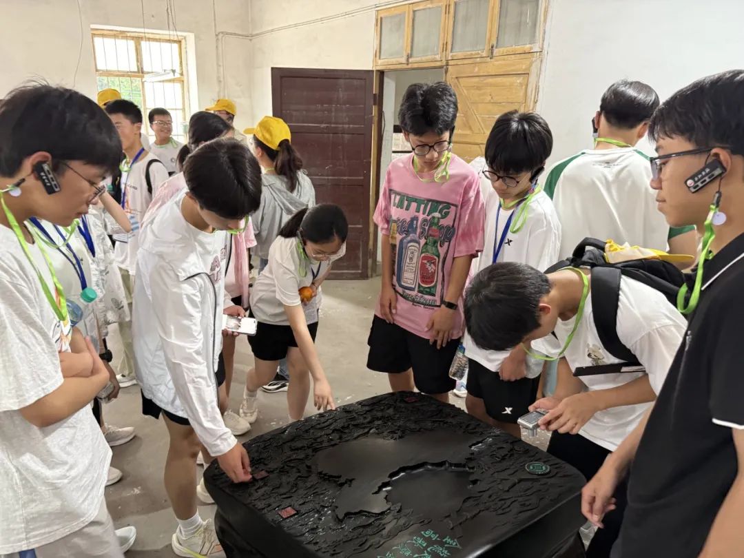 品文化、歆匠心、攀高峰、创世界——宜昌市三峡高级中学高一年级2025年春季研学旅行活动圆满结束!w234.jpg