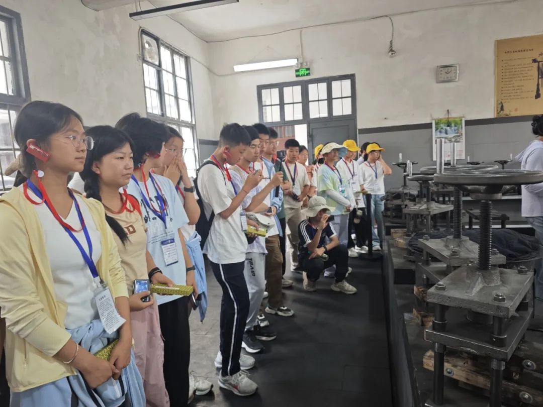 品文化、歆匠心、攀高峰、创世界——宜昌市三峡高级中学高一年级2025年春季研学旅行活动圆满结束!w233.jpg