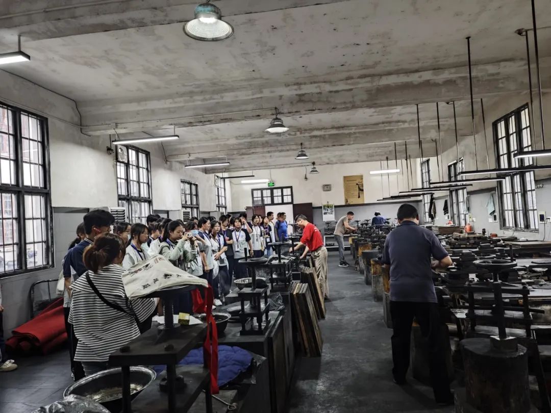品文化、歆匠心、攀高峰、创世界——宜昌市三峡高级中学高一年级2025年春季研学旅行活动圆满结束!w239.jpg