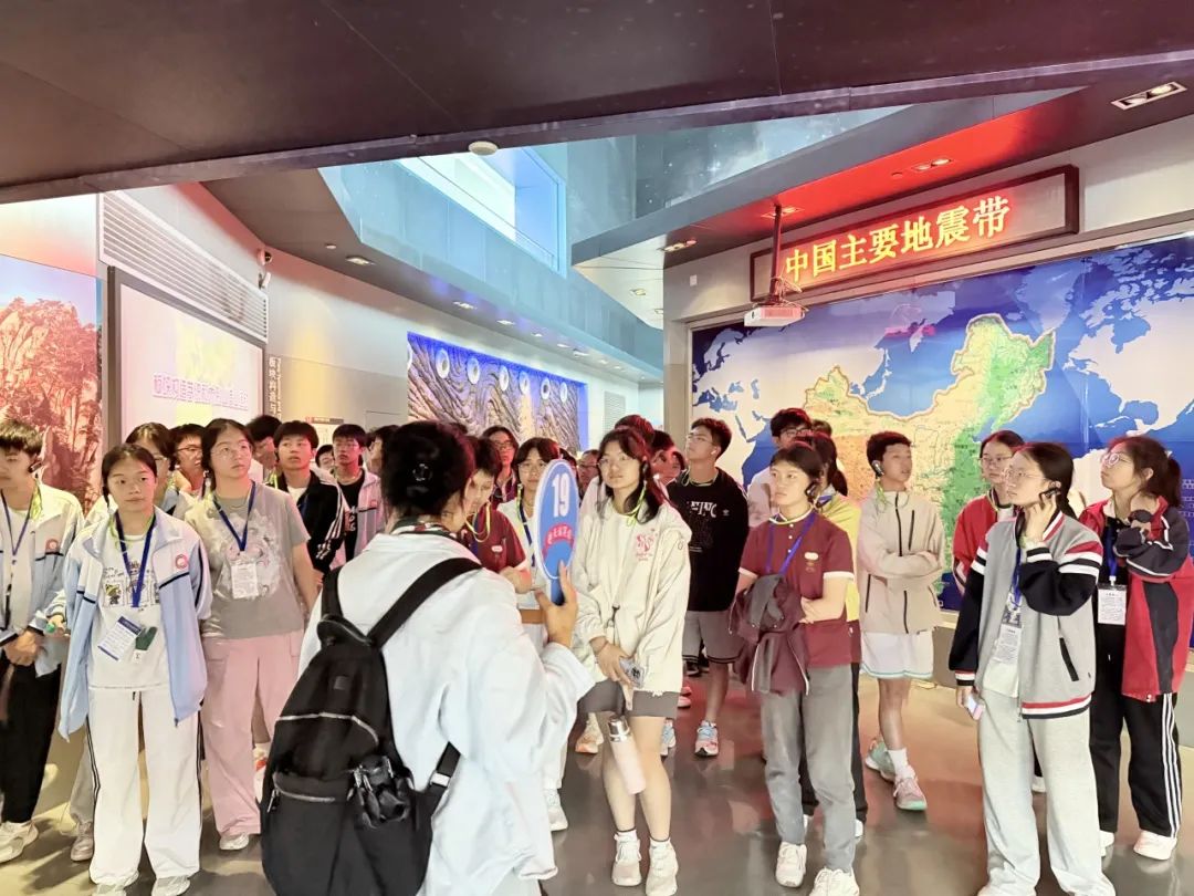 品文化、歆匠心、攀高峰、创世界——宜昌市三峡高级中学高一年级2025年春季研学旅行活动圆满结束!w316.jpg