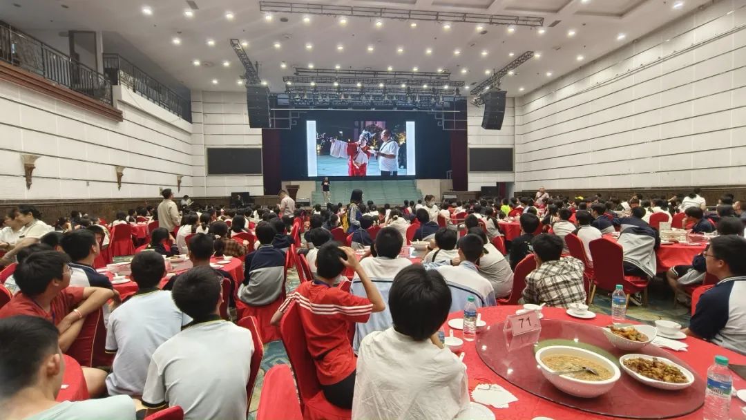 品文化、歆匠心、攀高峰、创世界——宜昌市三峡高级中学高一年级2025年春季研学旅行活动圆满结束!w346.jpg