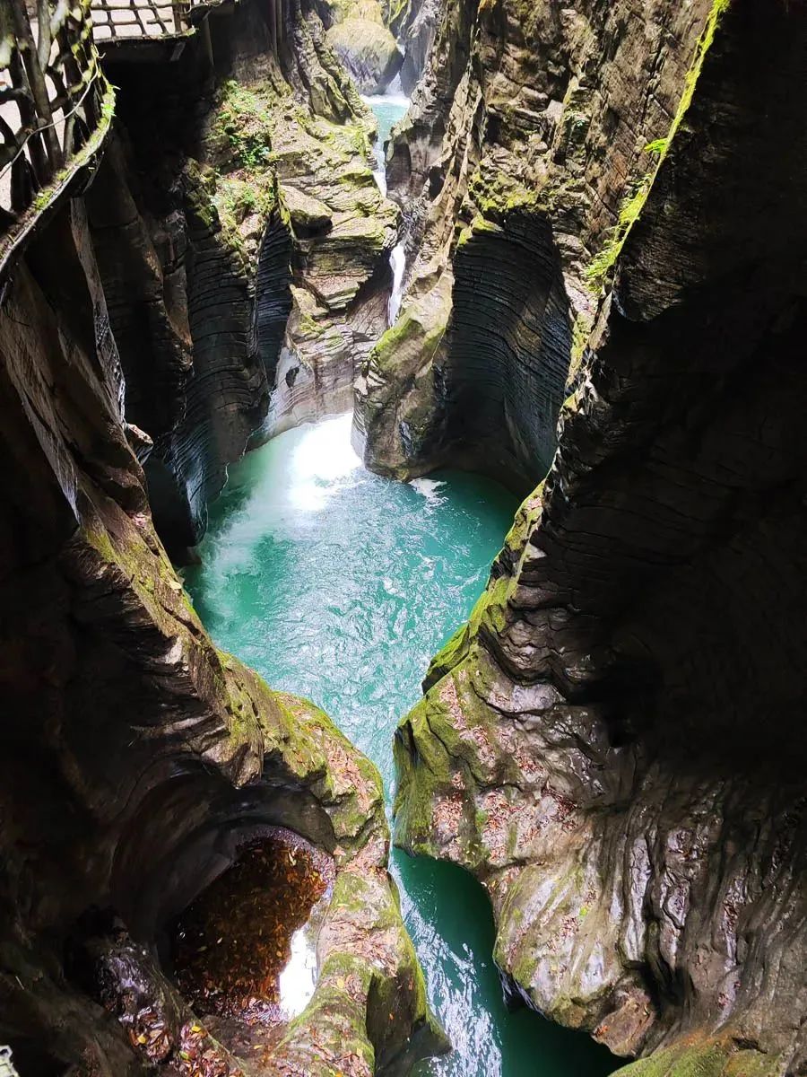 错峰出游 秘境恩施 丨2025-09-01  逃离都市,探索自然之美,挑战“湖北天路”自驾之旅w39.jpg