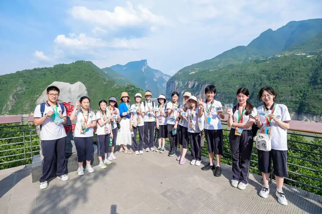 行知中国美| 上海青旅圆满完成2025少年宫研学三峡游轮营活动运营保障服务w35.jpg
