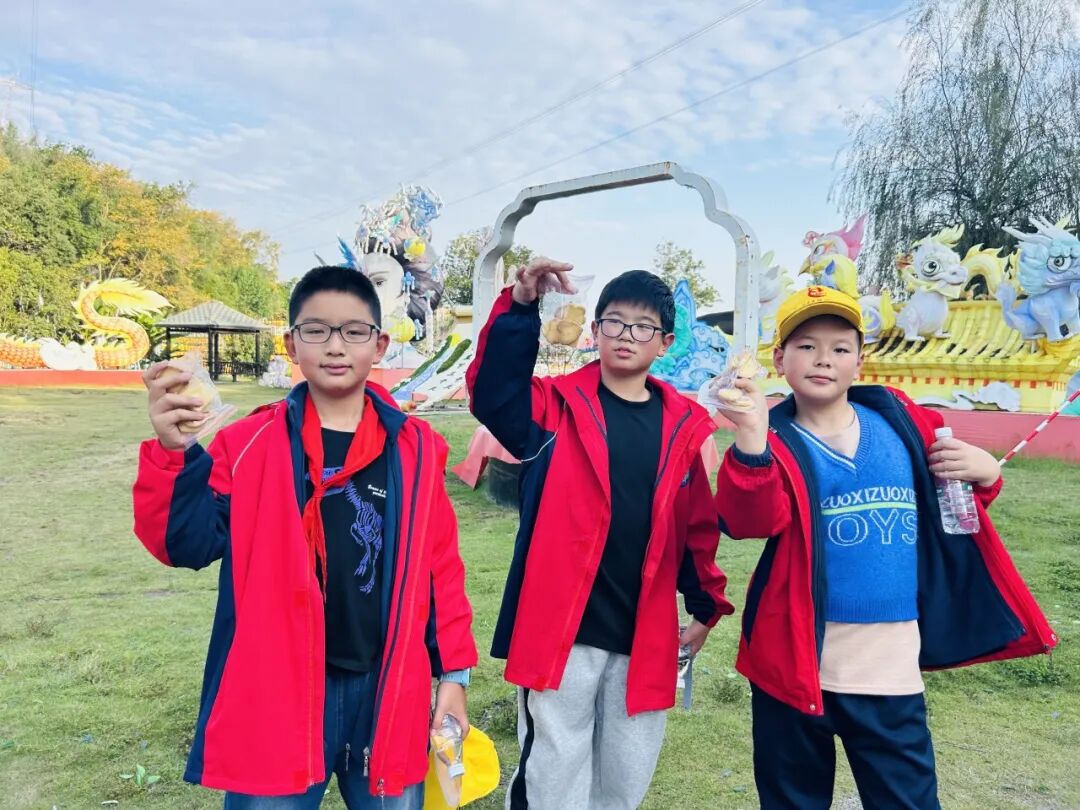 夷陵区冯家湾小学黄柏河校区四五六年级2025年秋季研学旅行活动圆满结束!w62.jpg