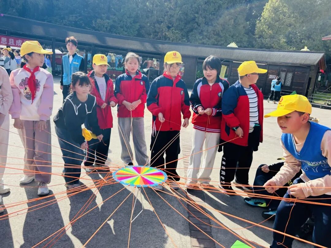 夷陵区冯家湾小学黄柏河校区四五六年级2025年秋季研学旅行活动圆满结束!w123.jpg