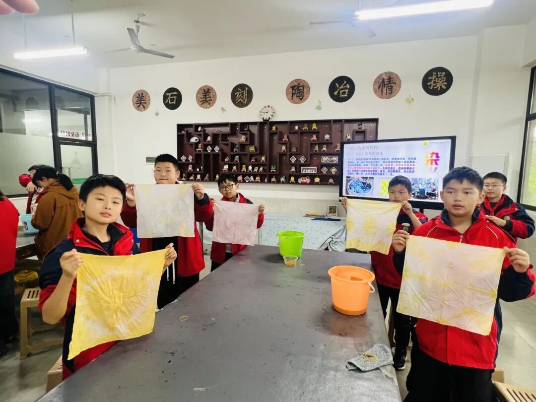 夷陵区冯家湾小学黄柏河校区四五六年级2025年秋季研学旅行活动圆满结束!w210.jpg