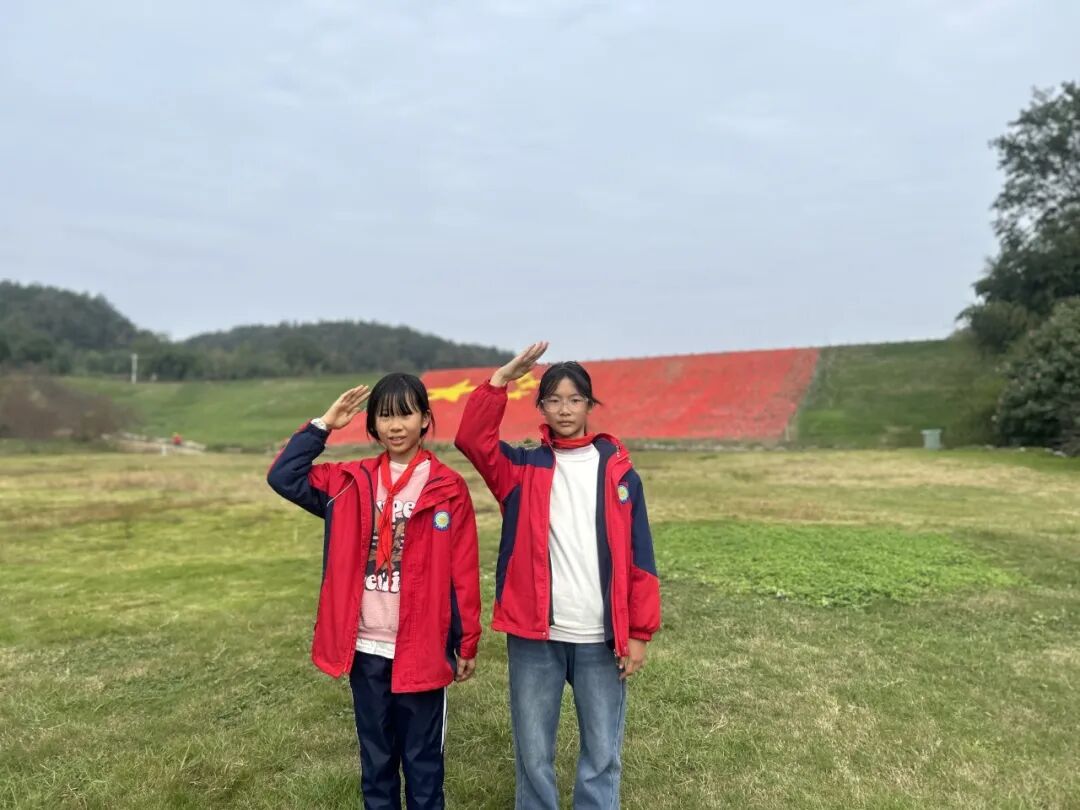 夷陵区冯家湾小学黄柏河校区四五六年级2025年秋季研学旅行活动圆满结束!w283.jpg