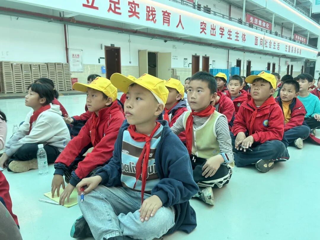 夷陵区冯家湾小学黄柏河校区四五六年级2025年秋季研学旅行活动圆满结束!w279.jpg