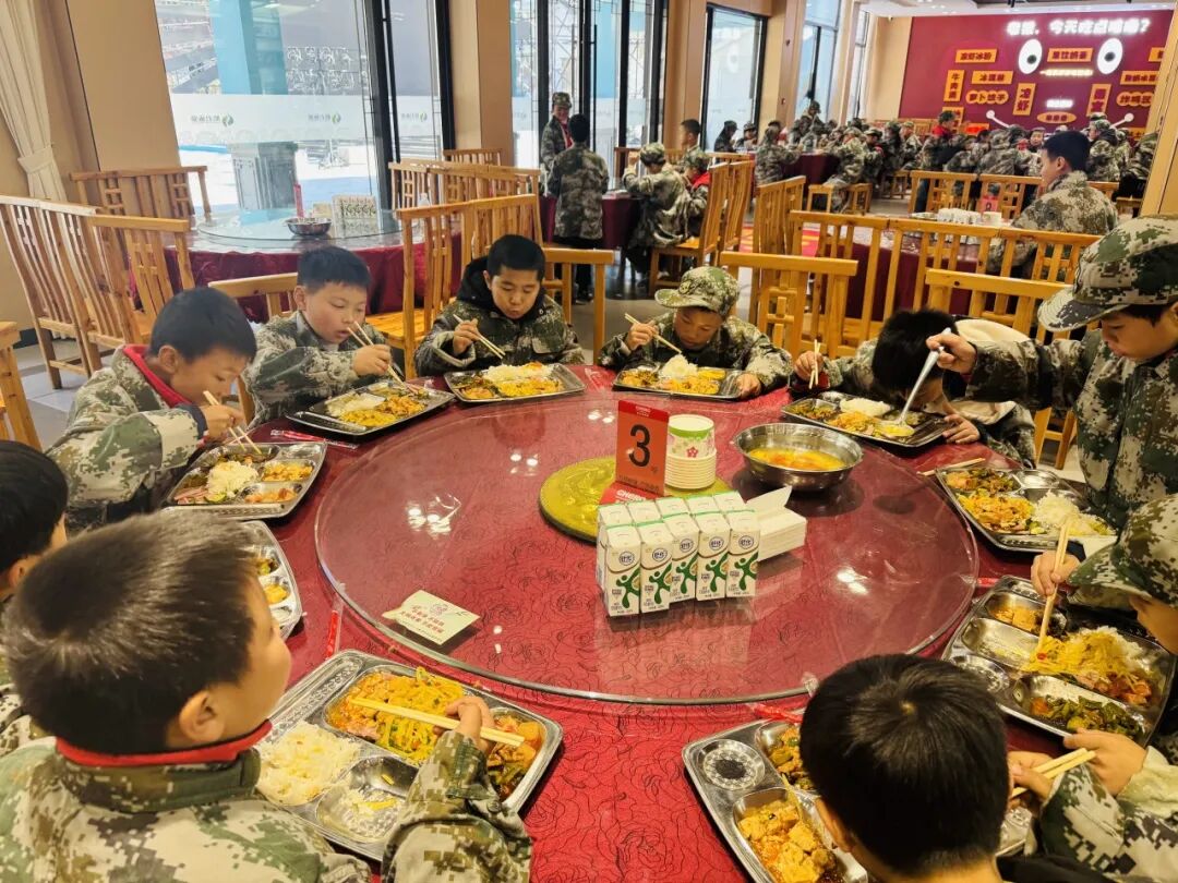宜昌市夷陵区鸦鹊岭中心小学四年级2025年秋季研学旅行活动圆满结束!w52.jpg