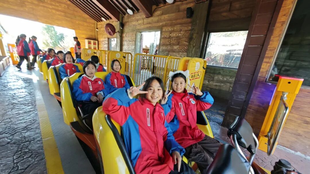 夷陵区乐天溪镇三峡小学六年级2025年秋季研学旅行活动圆满结束!w66.jpg
