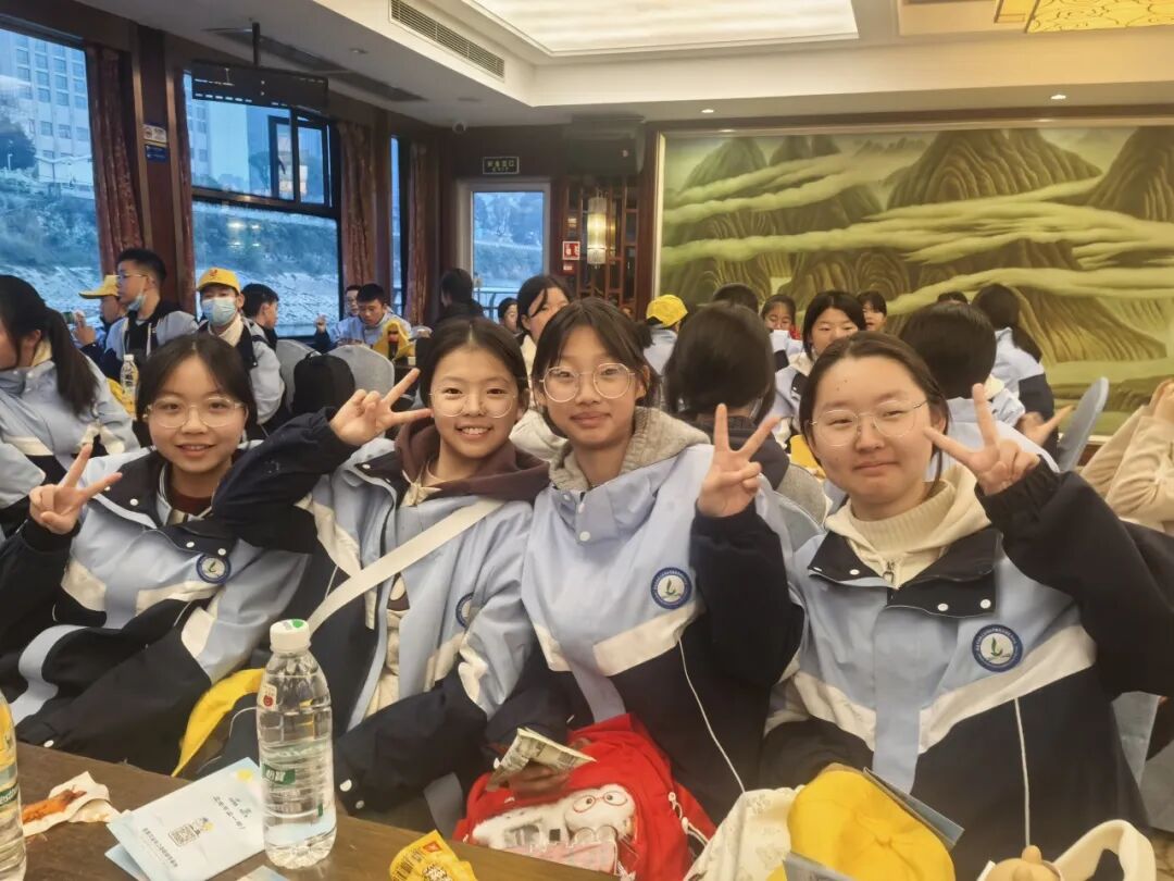 宜昌市夷陵区东湖初中八年级2025年秋季研学旅行活动圆满结束!w32.jpg