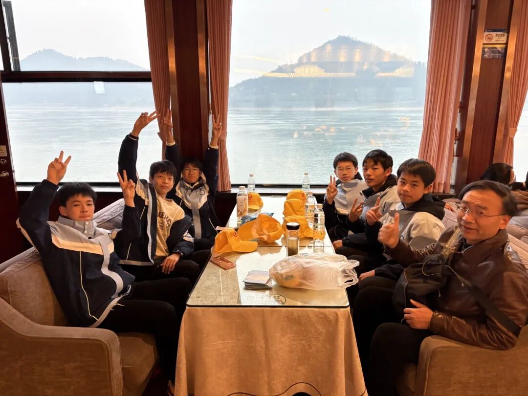宜昌市夷陵区东湖初中八年级2025年秋季研学旅行活动圆满结束!w34.jpg