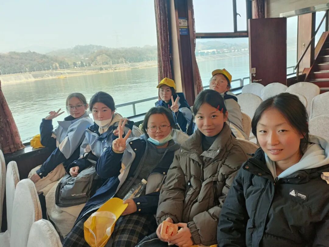 宜昌市夷陵区东湖初中八年级2025年秋季研学旅行活动圆满结束!w70.jpg