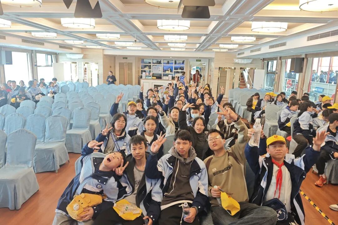 宜昌市夷陵区东湖初中八年级2025年秋季研学旅行活动圆满结束!w119.jpg