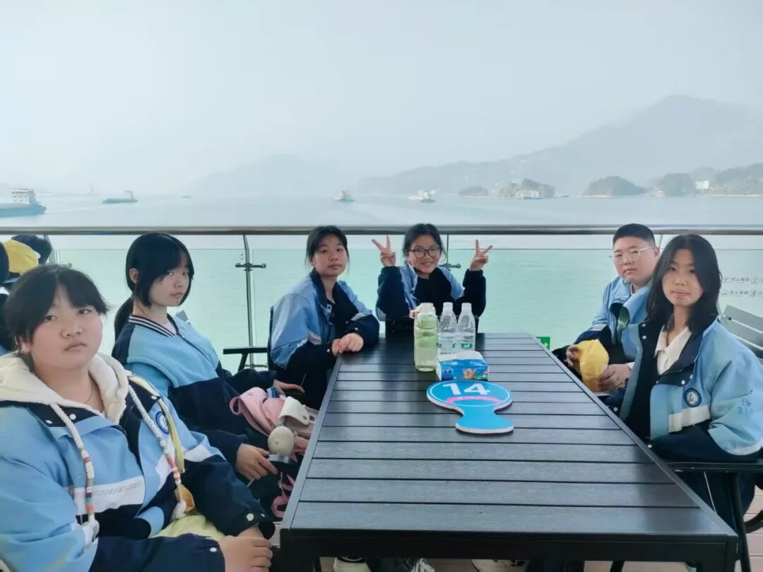 宜昌市夷陵区东湖初中八年级2025年秋季研学旅行活动圆满结束!w128.jpg