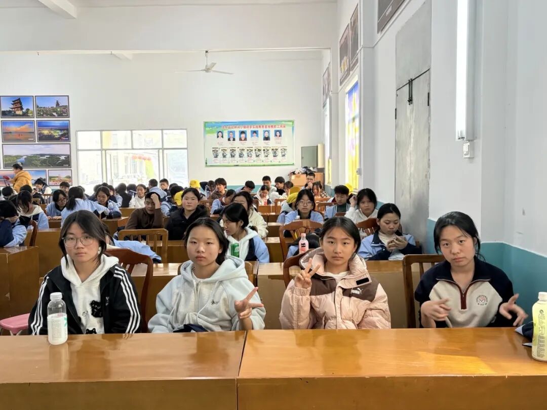 宜昌市夷陵区东湖初中八年级2025年秋季研学旅行活动圆满结束!w281.jpg