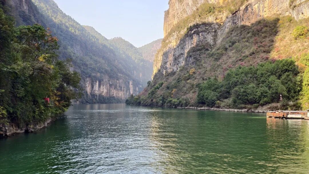 20251203半自驾观赏三峡红叶游记之一乘游轮观赏小三峡&小小三峡w62.jpg