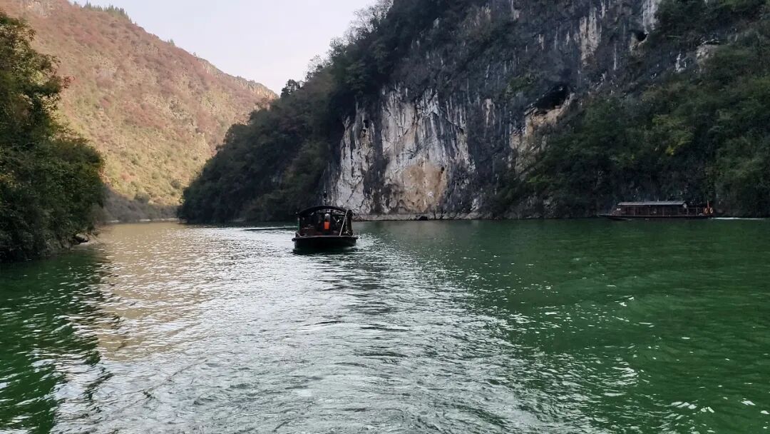 20251203半自驾观赏三峡红叶游记之一乘游轮观赏小三峡&小小三峡w82.jpg